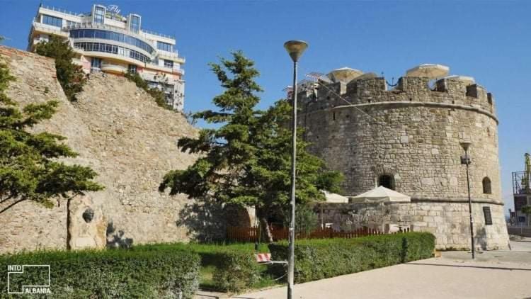 Mediterranean Sea Apartment City Center Драч Екстериор снимка